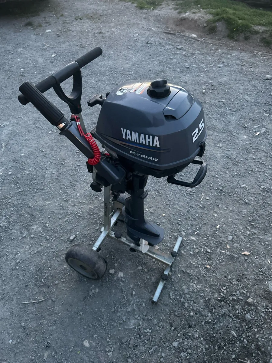 Yamaha outboard 2.5 hp - Image 1