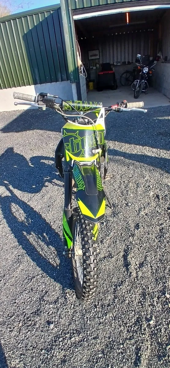 Dirt Bike - Image 4