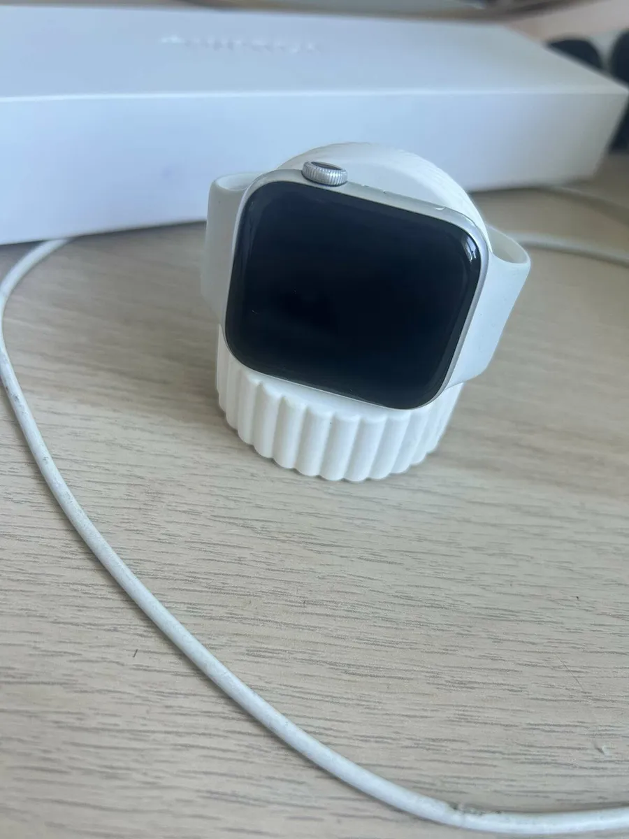 Apple watch series 6 44mm - Image 2