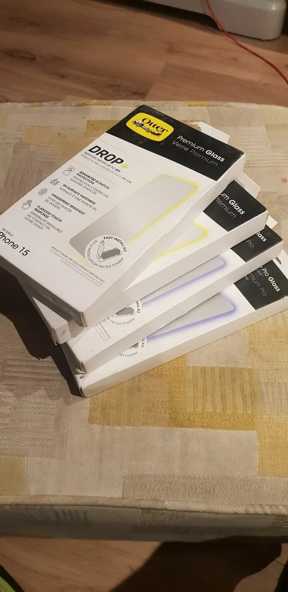 Otterbox Iphone 15 screen protectors - Image 3