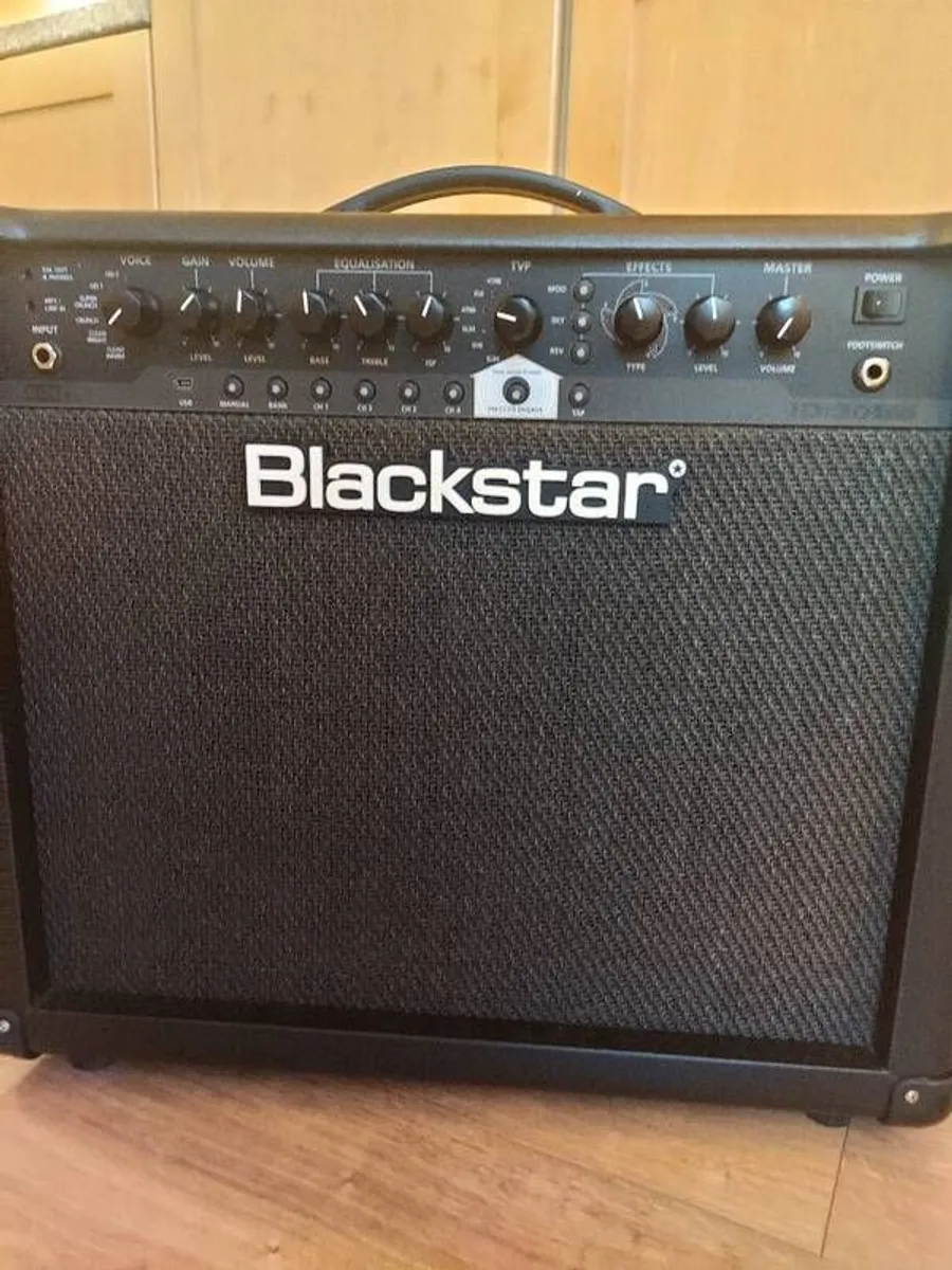 Blackstar ID:30TVP (True Valve Amp Power) Combo Amplifier with multifunctional effects pedal board. - Image 2