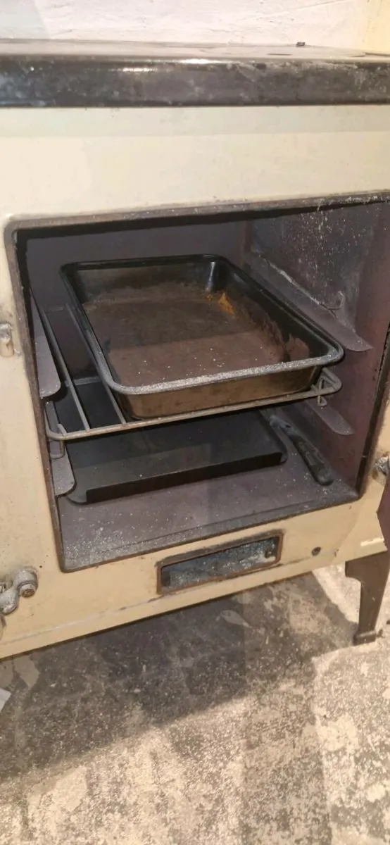 Range stove cooker (Free) - Image 4
