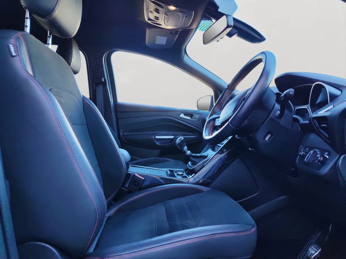 Ford Kuga Tdci ST Line - Image 3