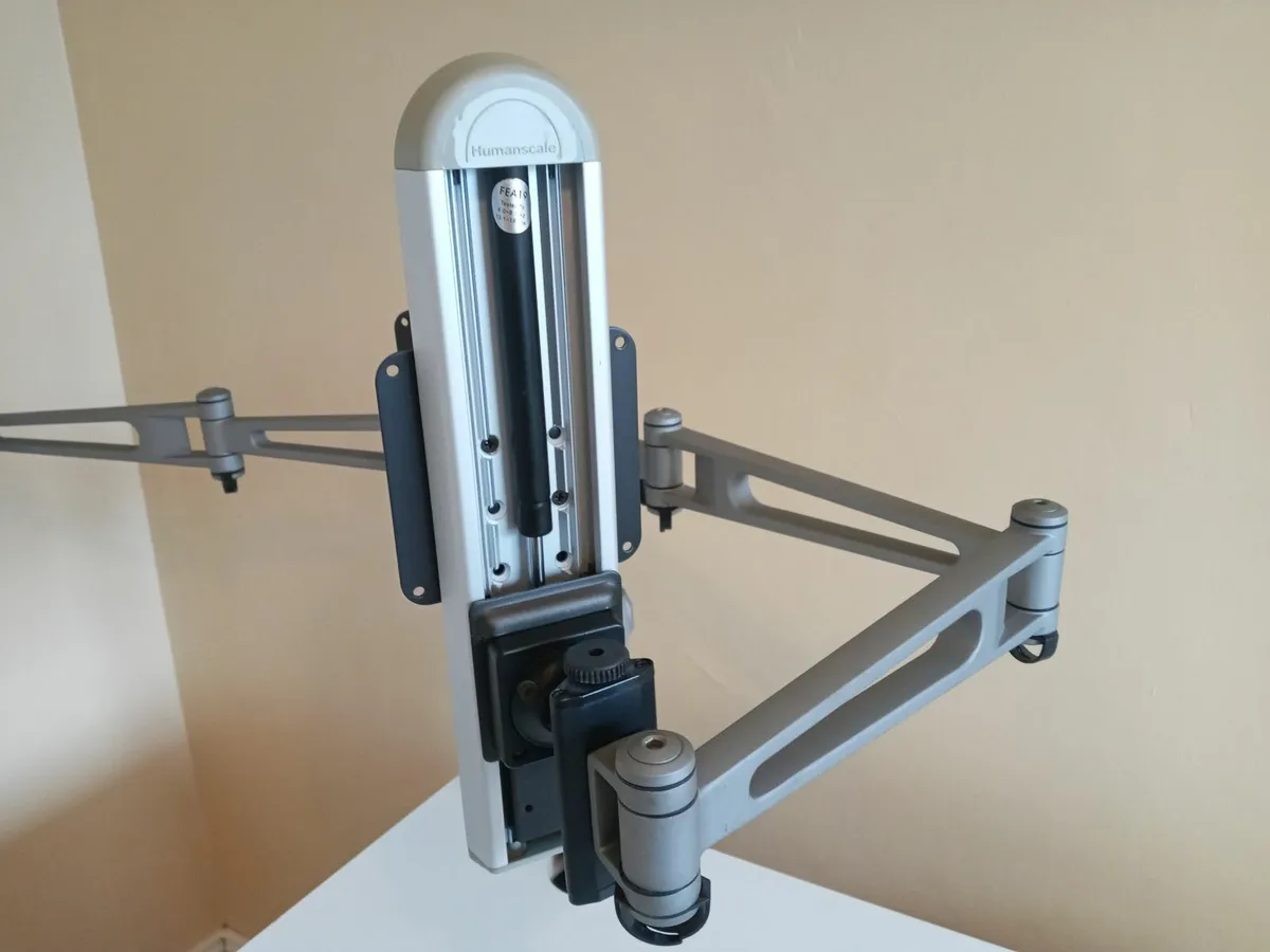 Delivery - Humanscale Triple Monitor Arm - Image 3
