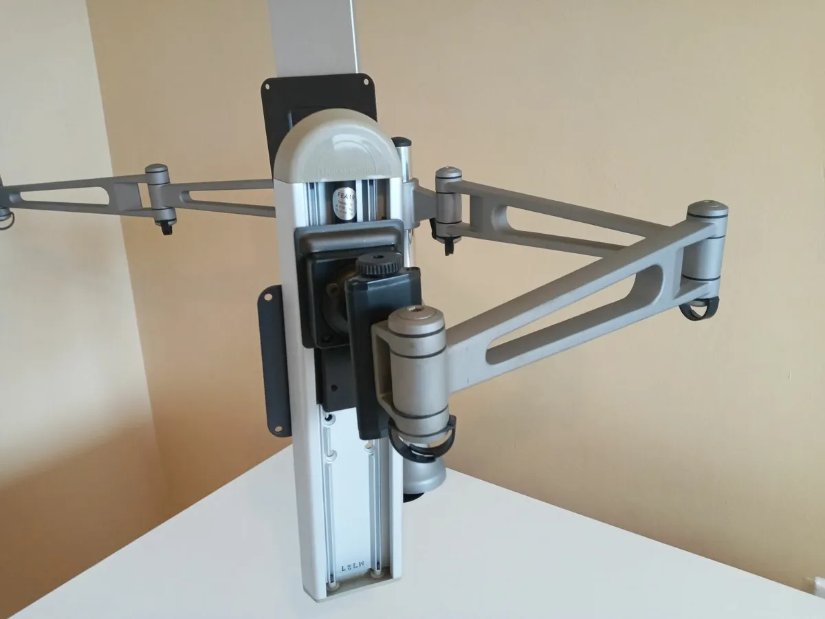 Delivery - Humanscale Triple Monitor Arm - Image 4