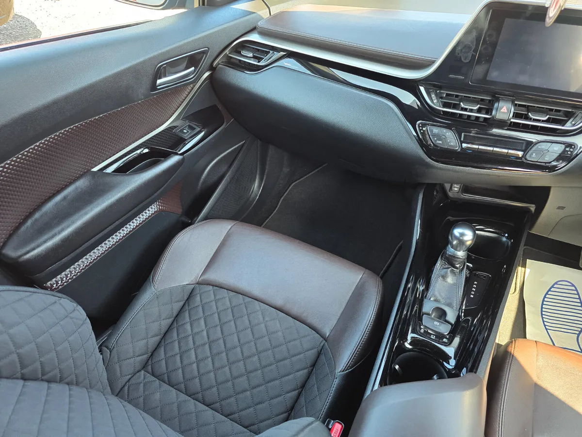 181 Toyota C-HR - Image 4