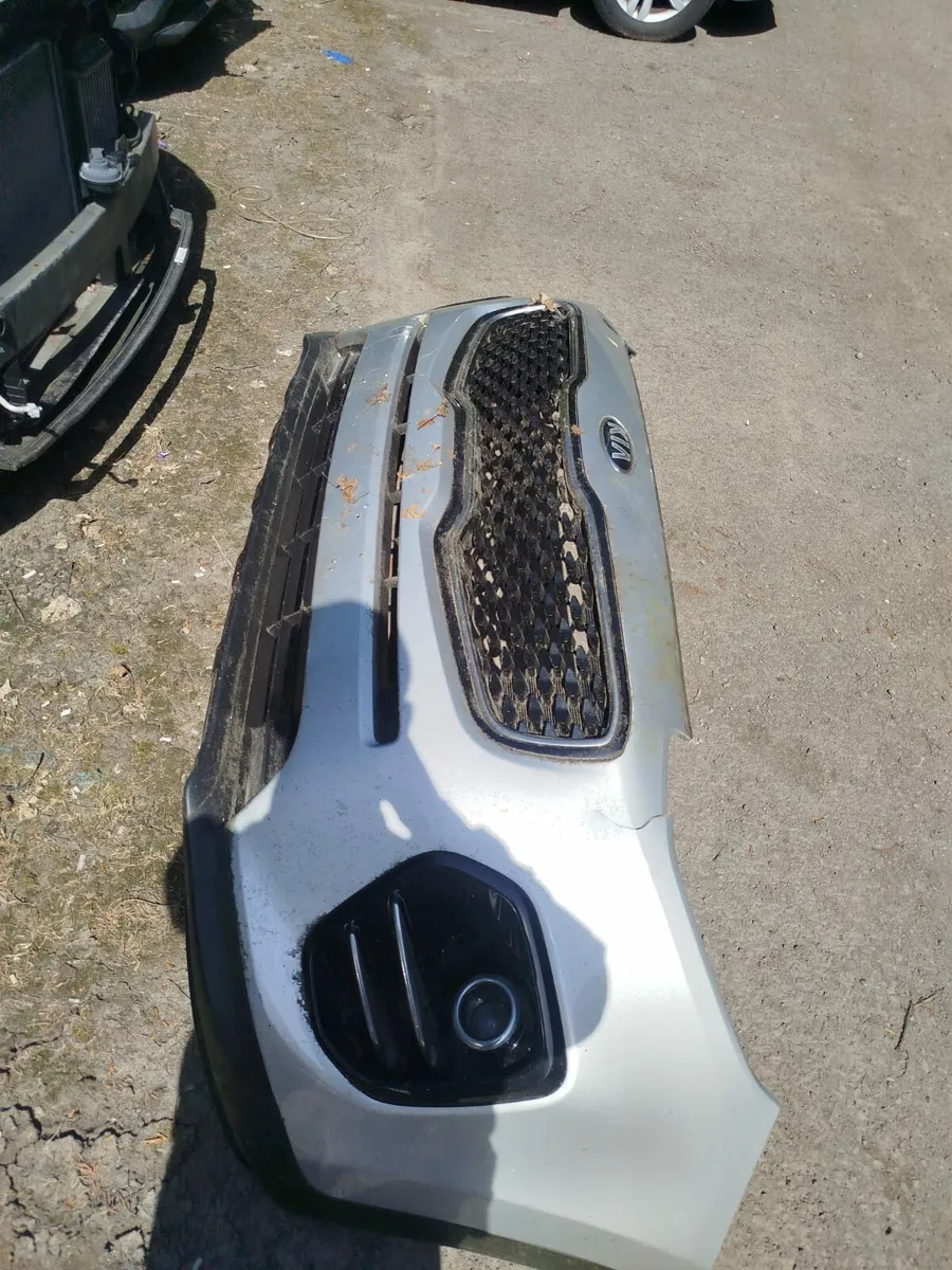 Kia Sportage complete front bumper - Image 3