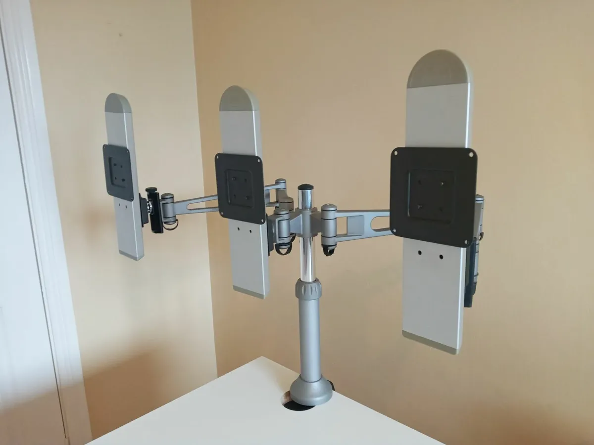 Delivery - Humanscale Triple Monitor Arm - Image 1
