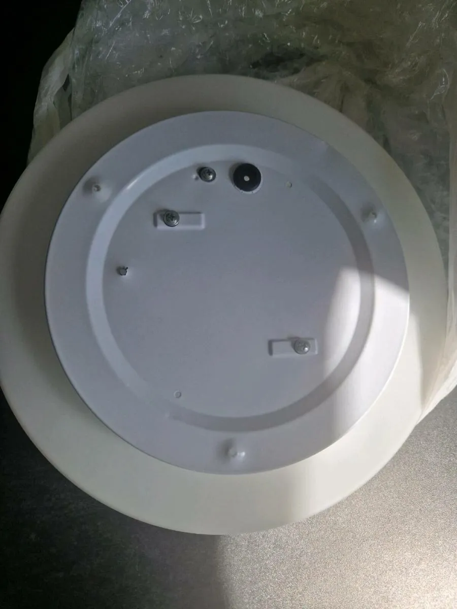 Round light up mirror - Image 3