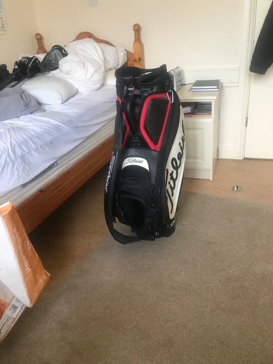 Titleist Staff Tour Bag - Image 2