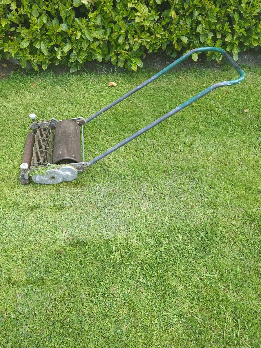 Rare Vintage Shanks "Golf Lynx" Push Lawn Mower - Image 1
