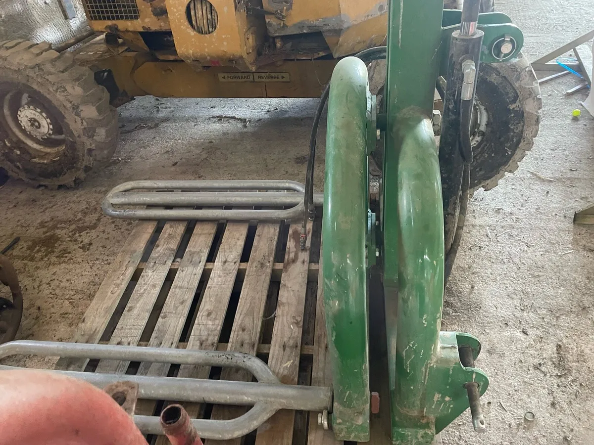 Cashels pick and stack - Image 3