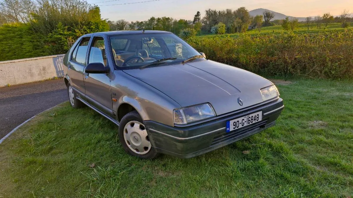 Renault 19 gts  €56 tax  69k miles - Image 2