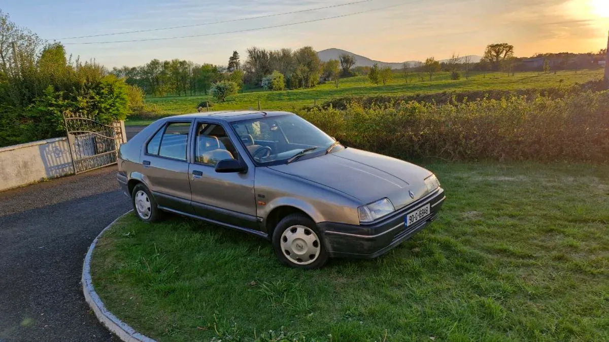 Renault 19 gts  €56 tax  69k miles - Image 1