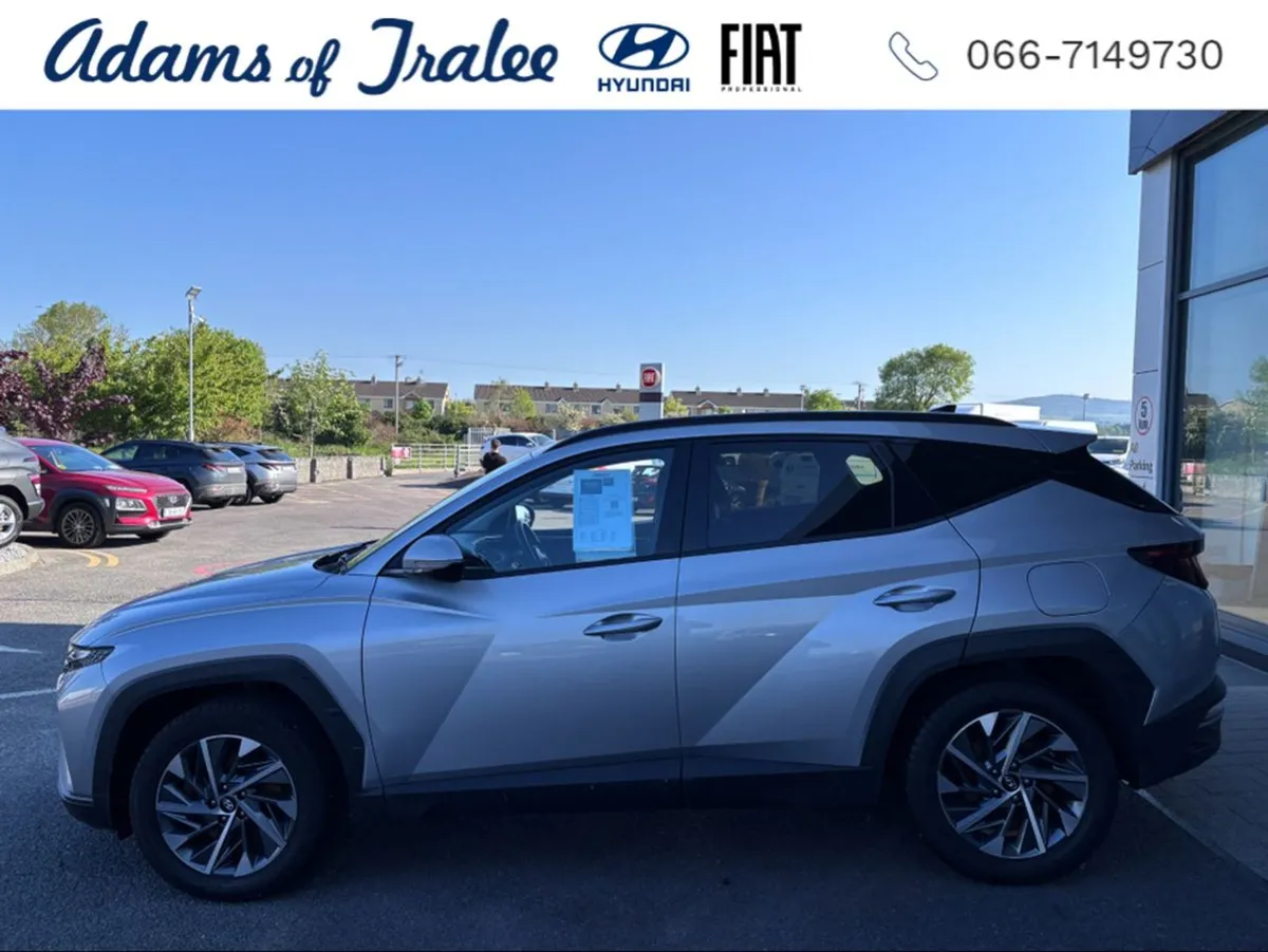 Hyundai Tucson Ix35 Executive 5DR - Image 2