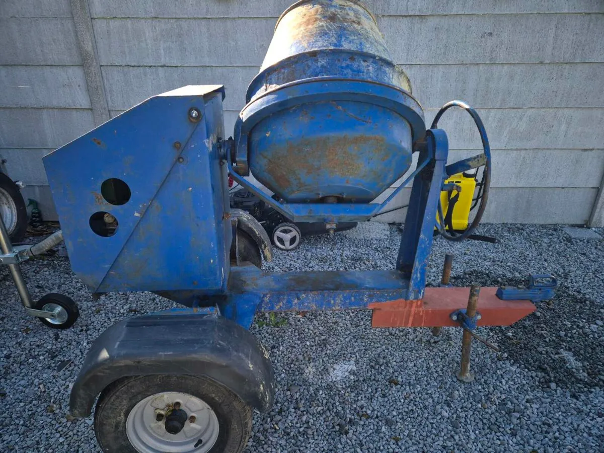 Towable mixer .lister engine - Image 1