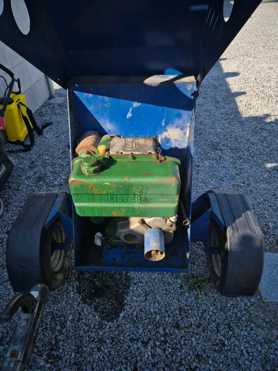 Towable mixer .lister engine - Image 3