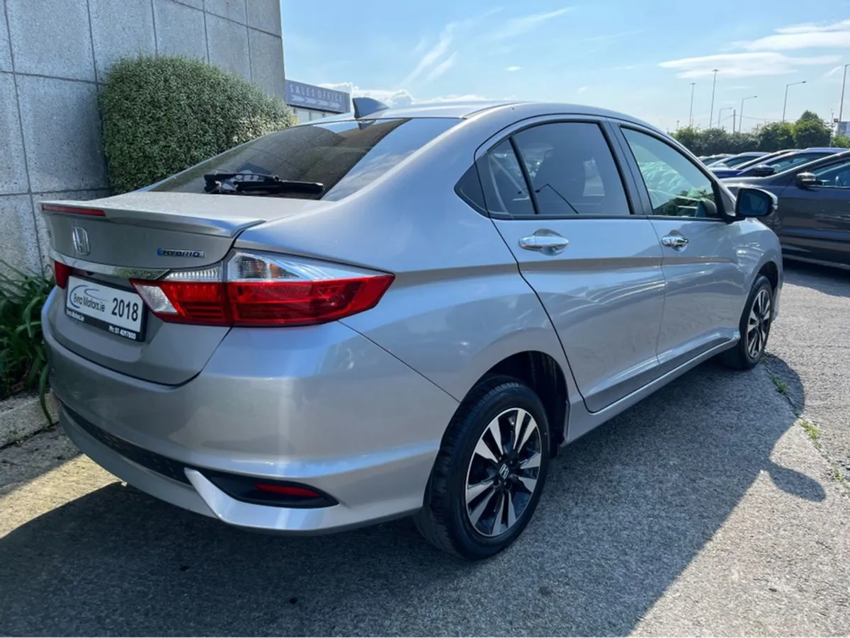 Honda Grace Hybrid Automatic 1.5 Petrol //heated - Image 3