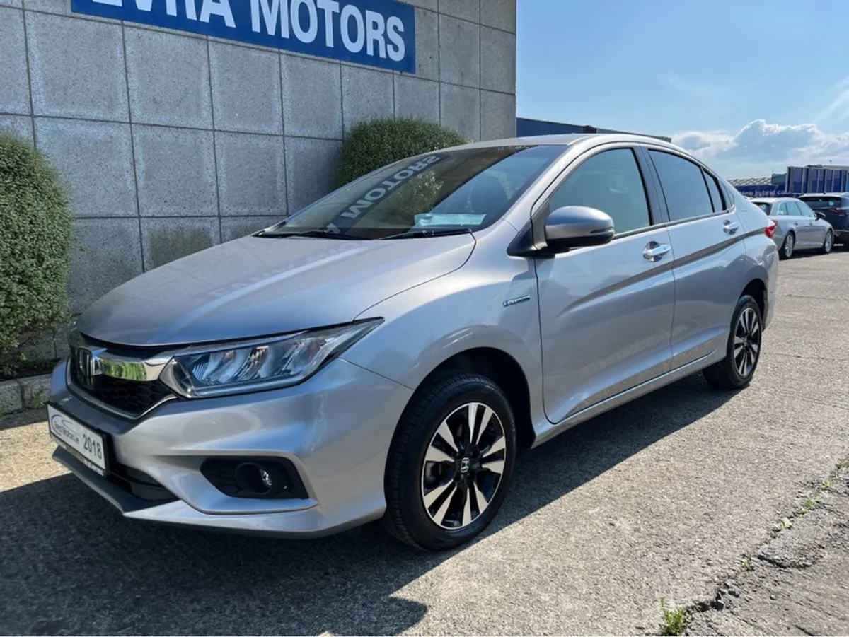Honda Grace Hybrid Automatic 1.5 Petrol //heated - Image 4