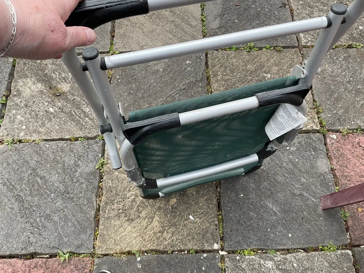 Pair of very heavy metal garden chairs - Image 1