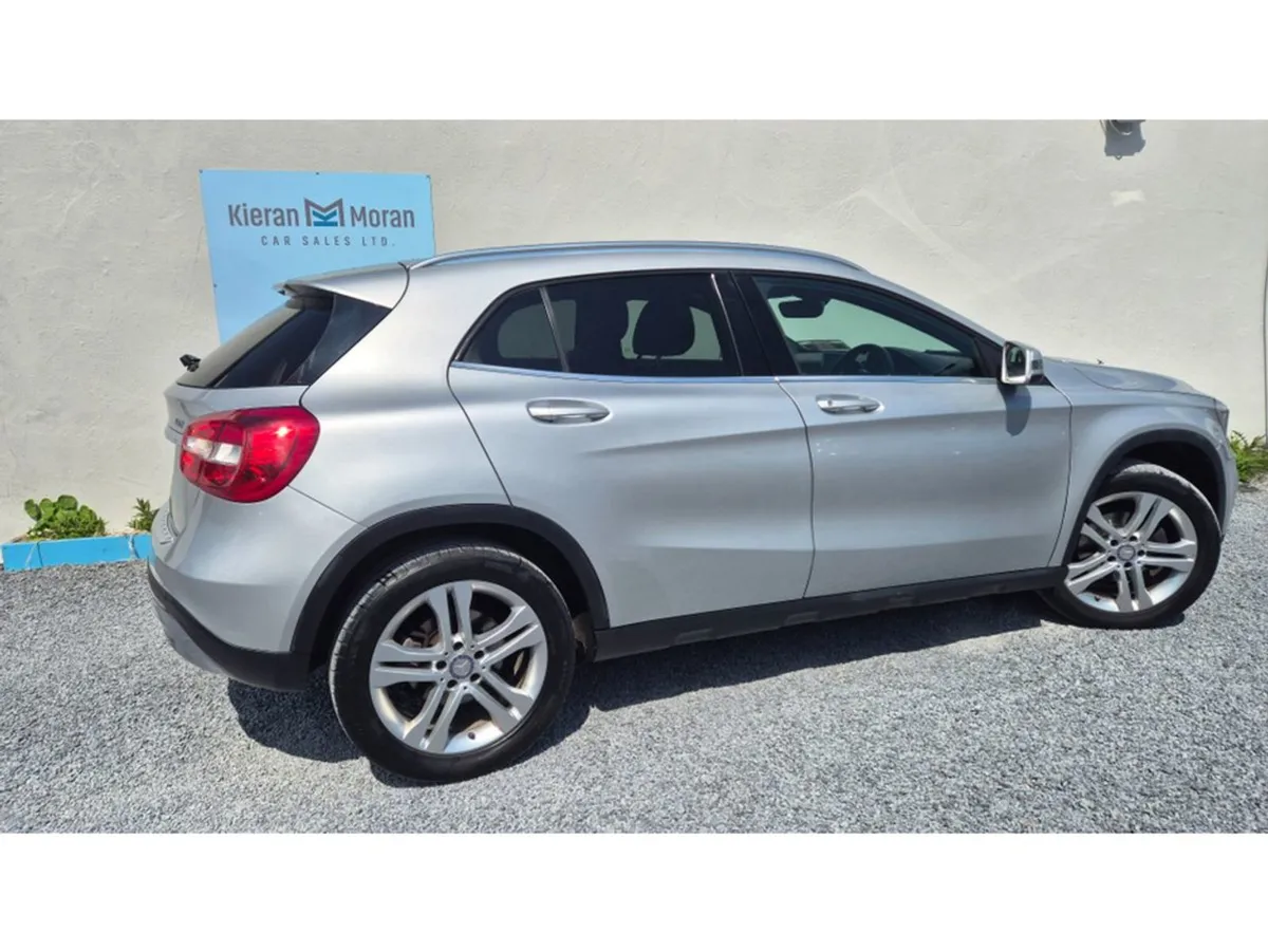 Mercedes-Benz GLA-Class 5DR Auto - Image 4