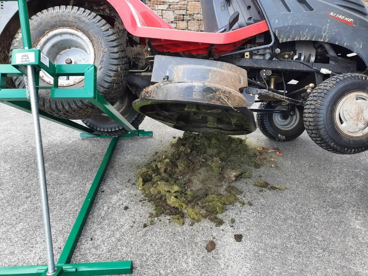 LAWNMOWER LIFTER JACK .. FREE DELIVERY - Image 1