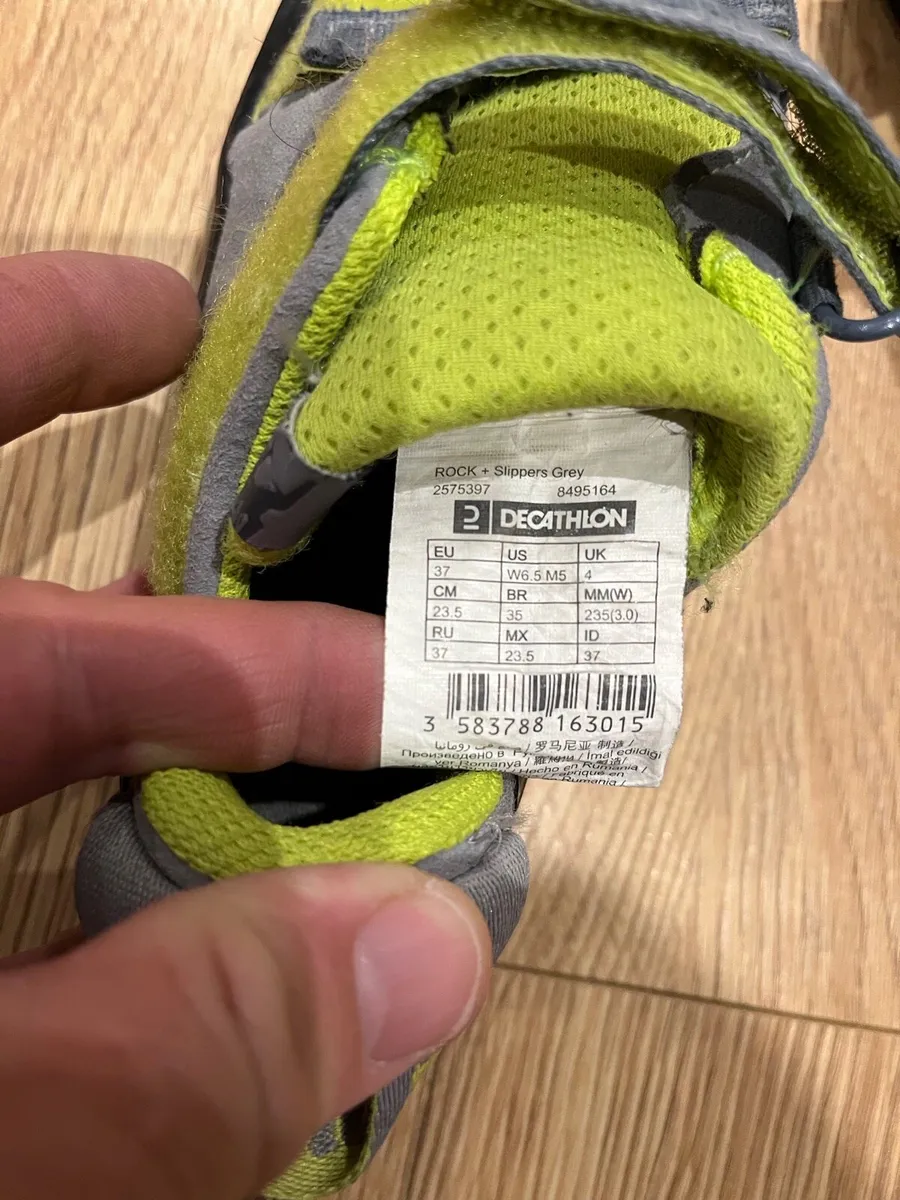 Climbing shoes size 4 - Image 2