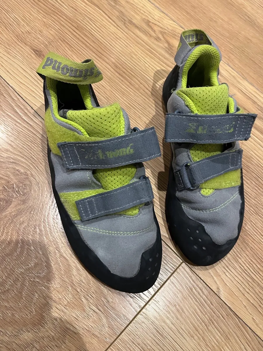 Climbing shoes size 4 - Image 3