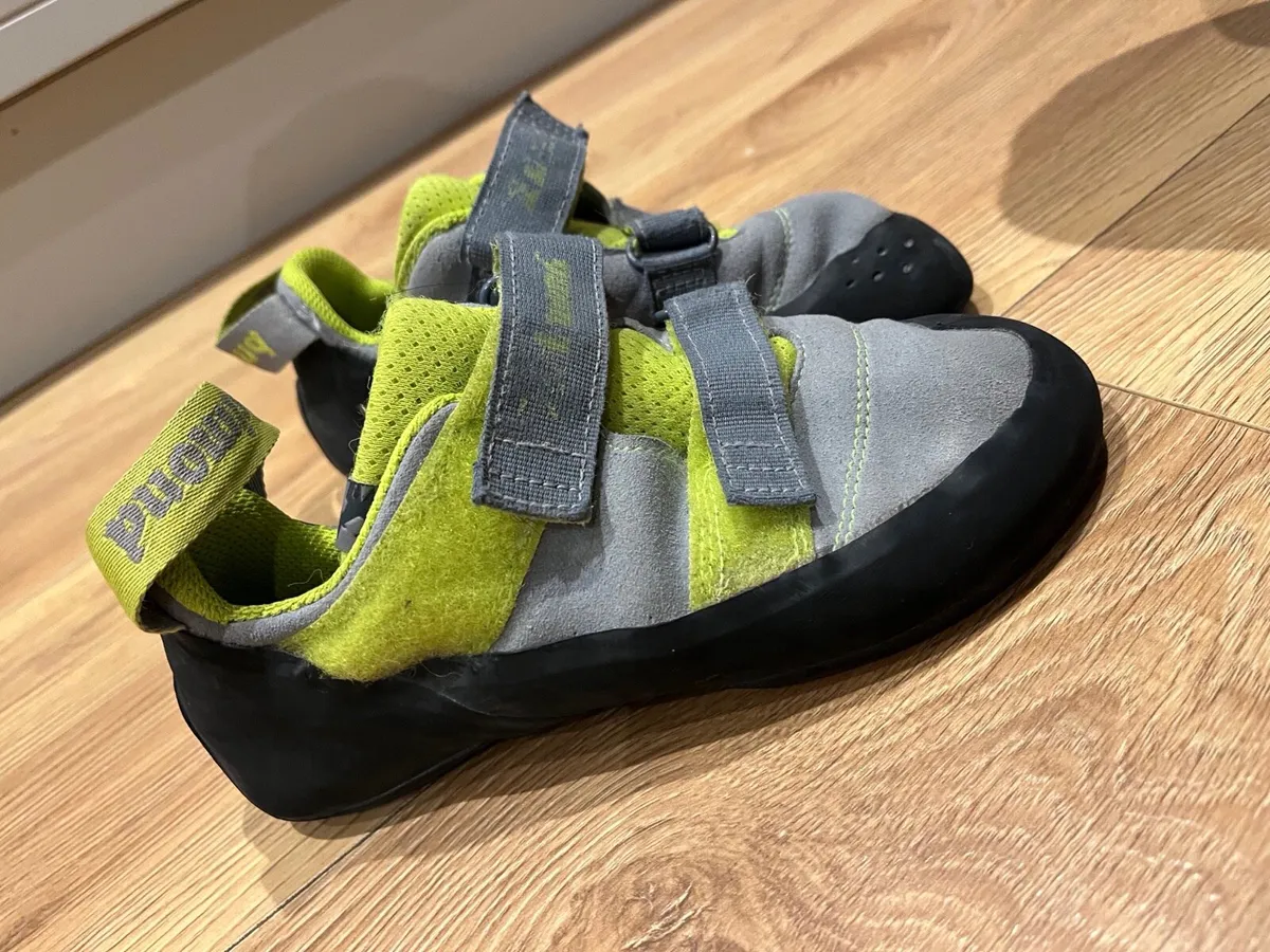 Climbing shoes size 4 - Image 1