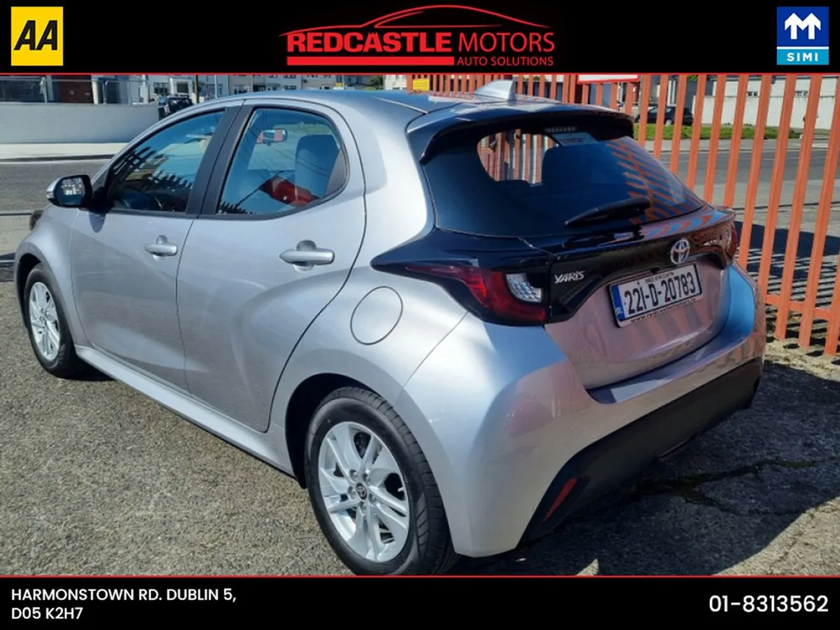 Toyota Yaris Hybrid Luna 5DR Auto - Image 3