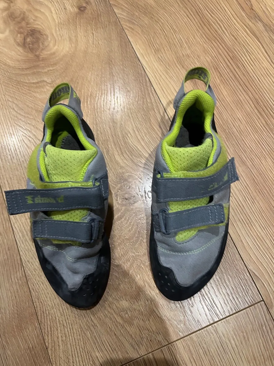 Climbing shoes size 5 - Image 3