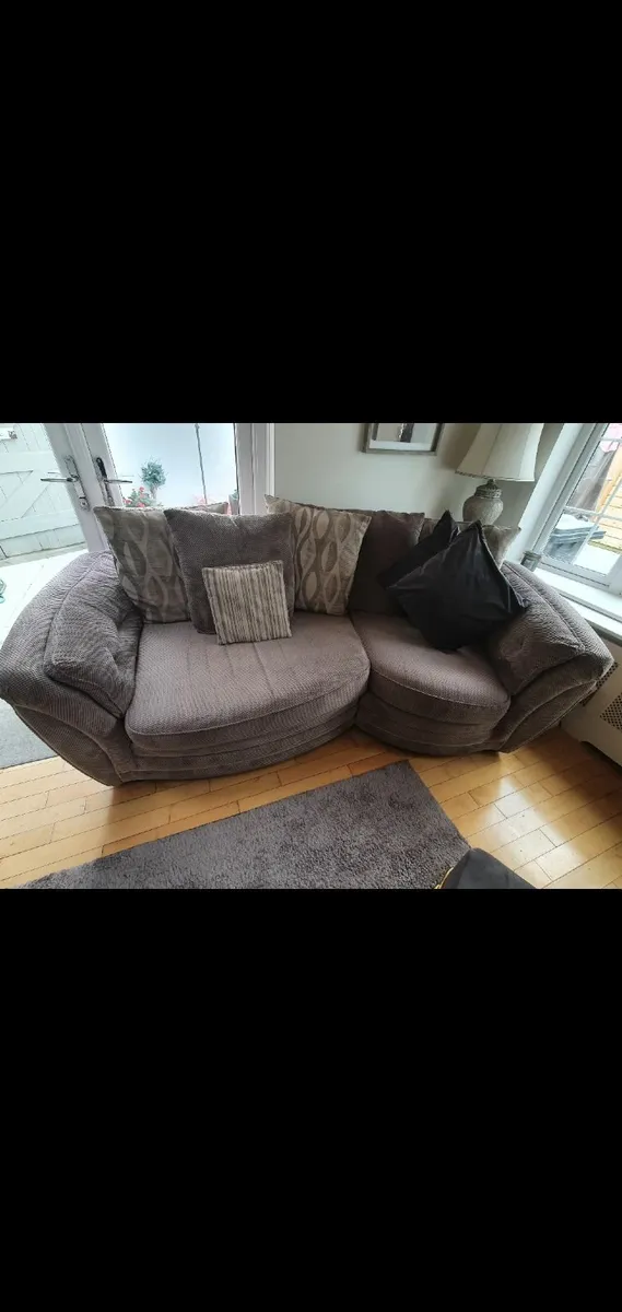 Couch - Image 2