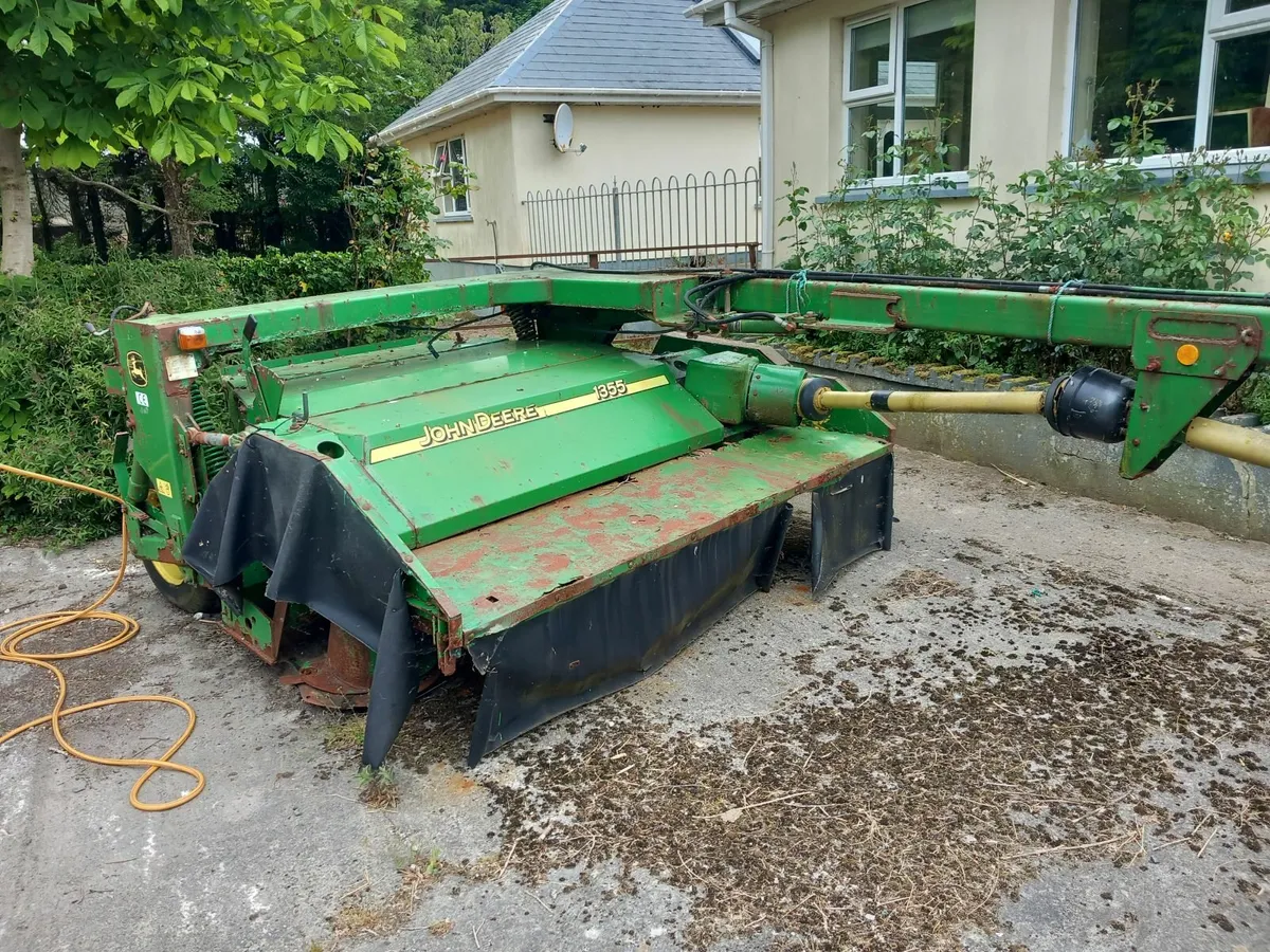john deere 1355 mower is in good condition needs m - Image 1