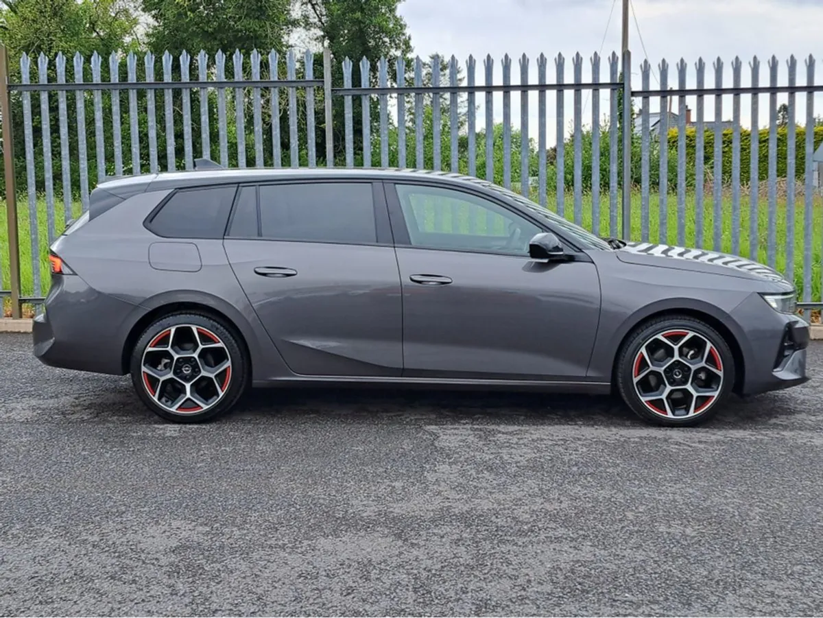 Opel Astra GS Tourer 1.5td 130BHP 8 Speed Automat - Image 4