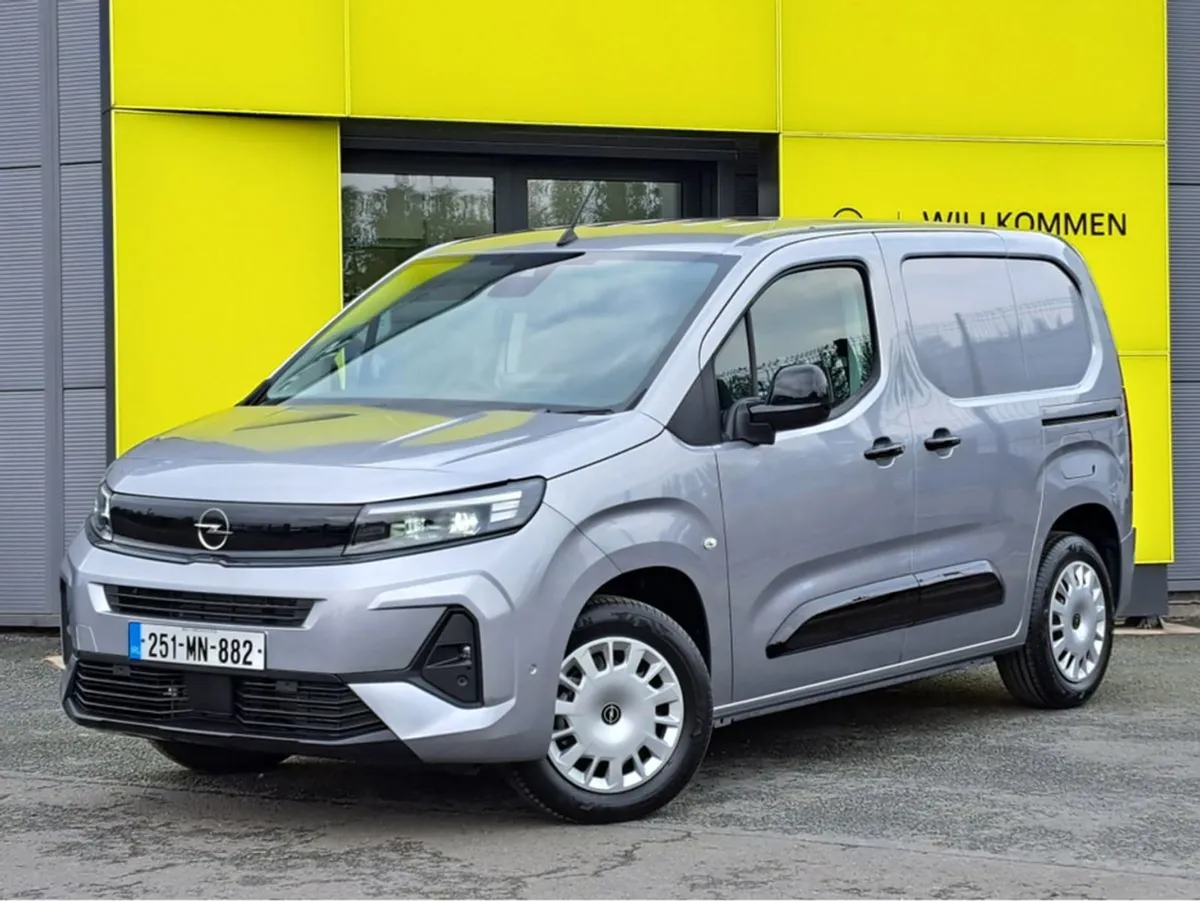 Opel Combo Sportive L1h1 1.5td 100BHP  reversing - Image 1