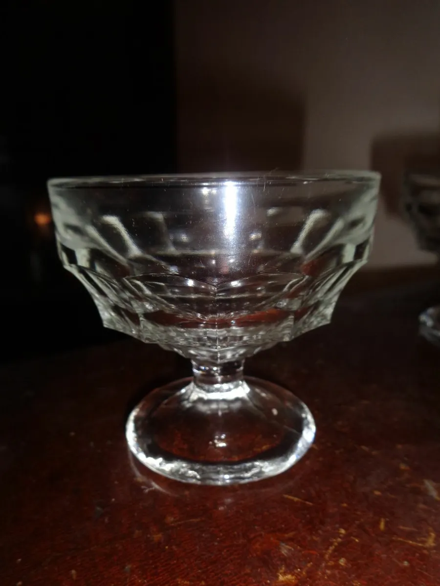 Vintage Stemmed Glass Sundae Bowls x 6 for Sale - Image 2