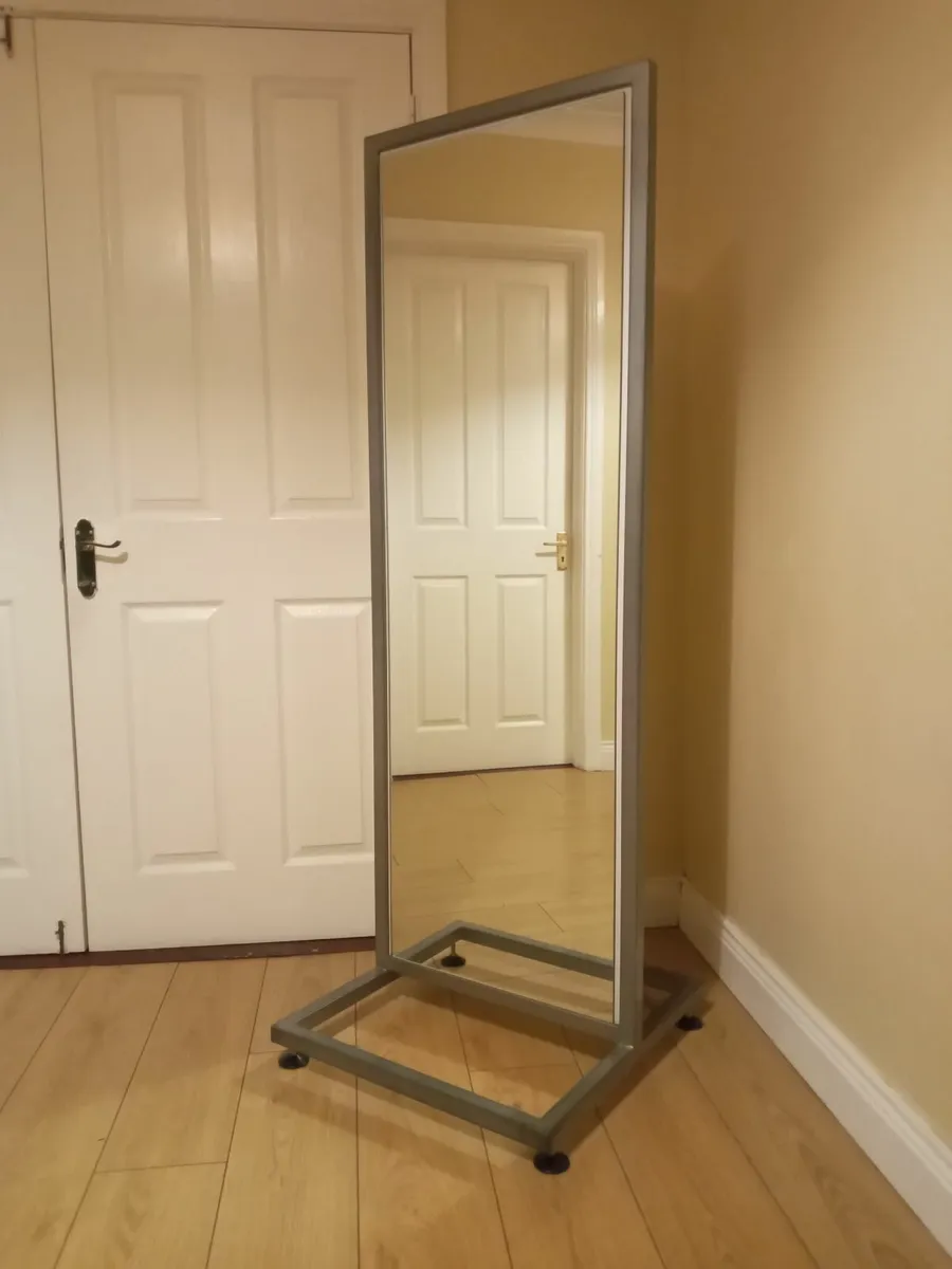 Delivery - 3 x Retail Mirrors Double Sided - Image 2