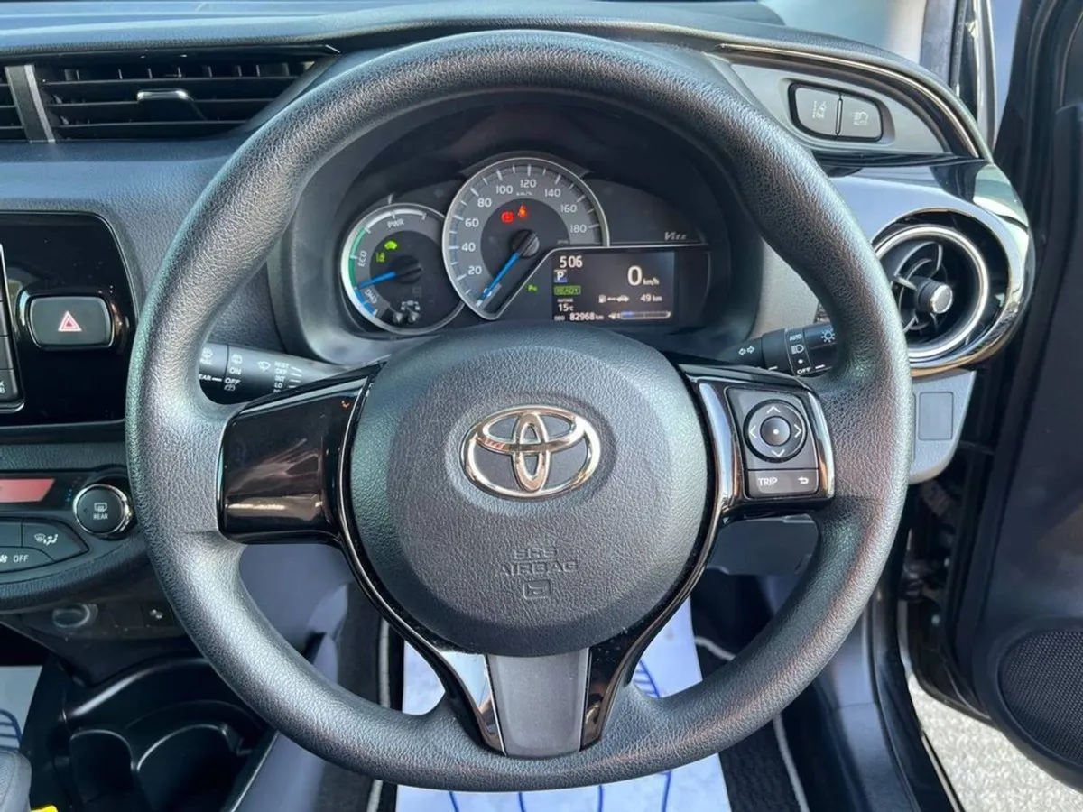Toyota Yaris 1.5 Hybrid Auto // 14  Alloys // New - Image 4