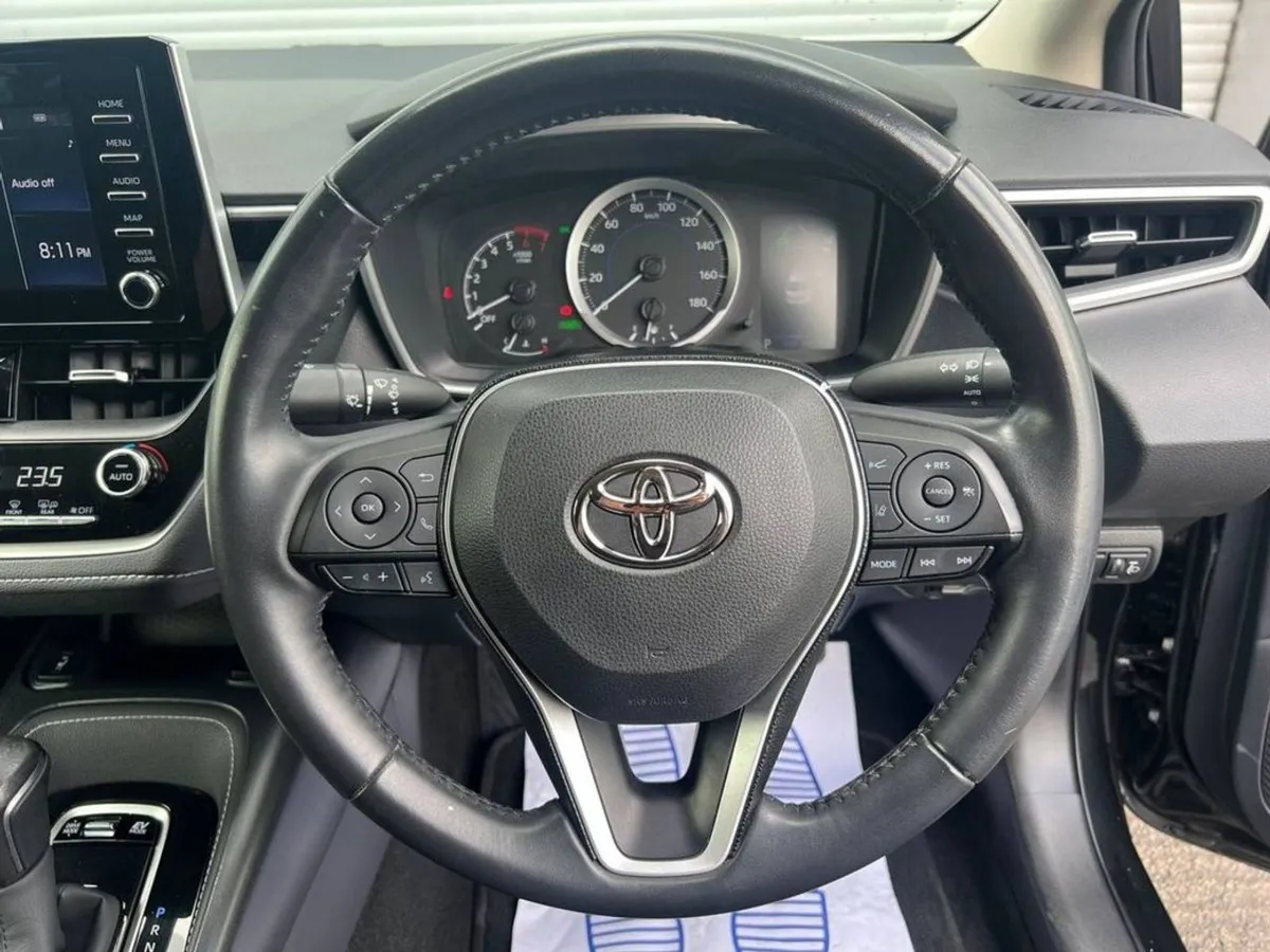 Toyota Corolla 1.8 Hybrid // Full Service History - Image 4