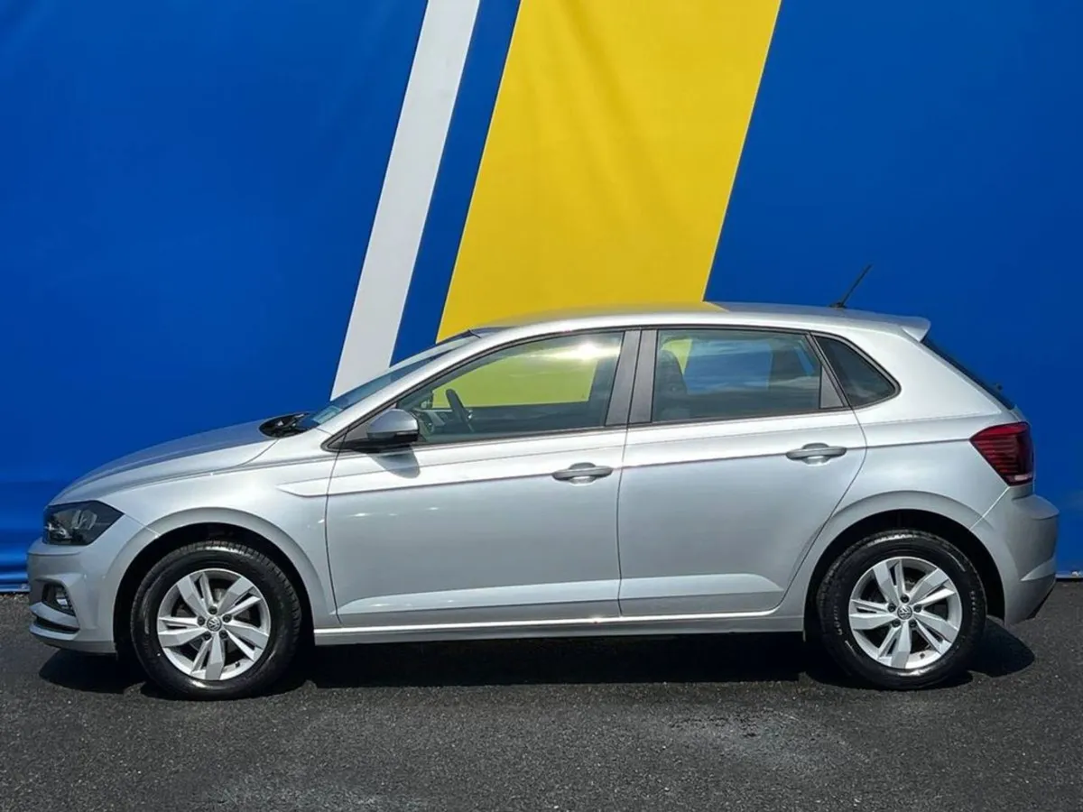 Volkswagen Polo Trendline 1.0 TSI // Multimedia D - Image 3