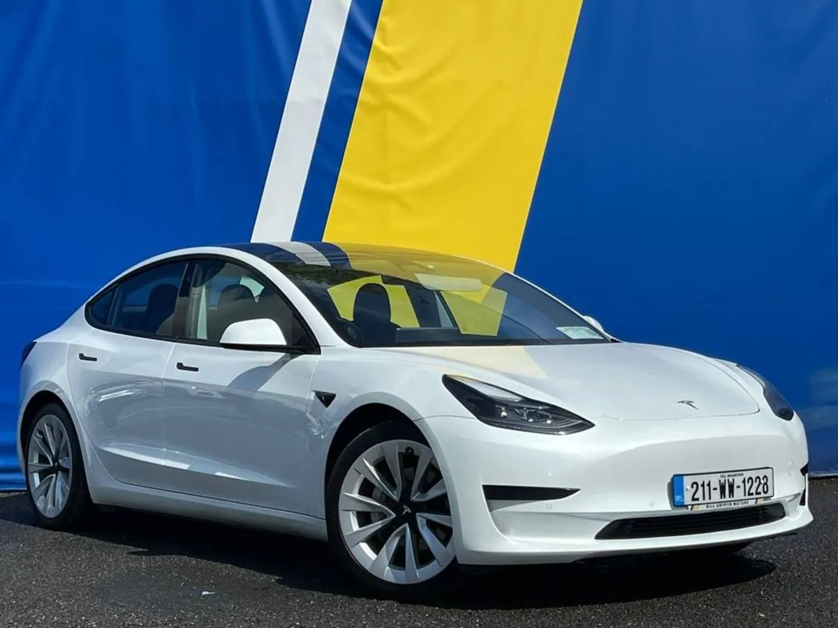 Tesla Model 3 Standard Range // Tesla Autopilot / - Image 1