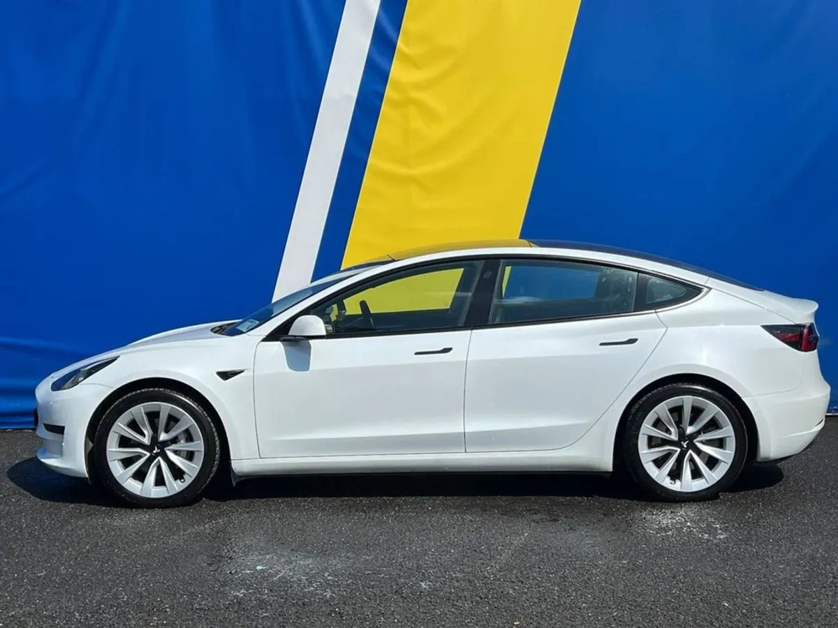 Tesla Model 3 Standard Range // Tesla Autopilot / - Image 4