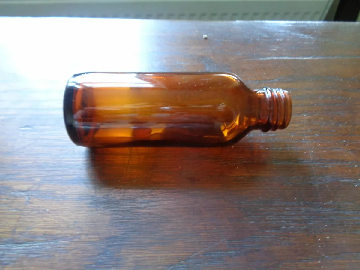 Vintage Brown Glass Apothecary Bottles x 32 - Image 2