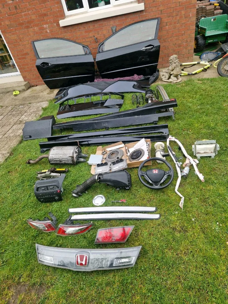 Honda civic parts - Image 1