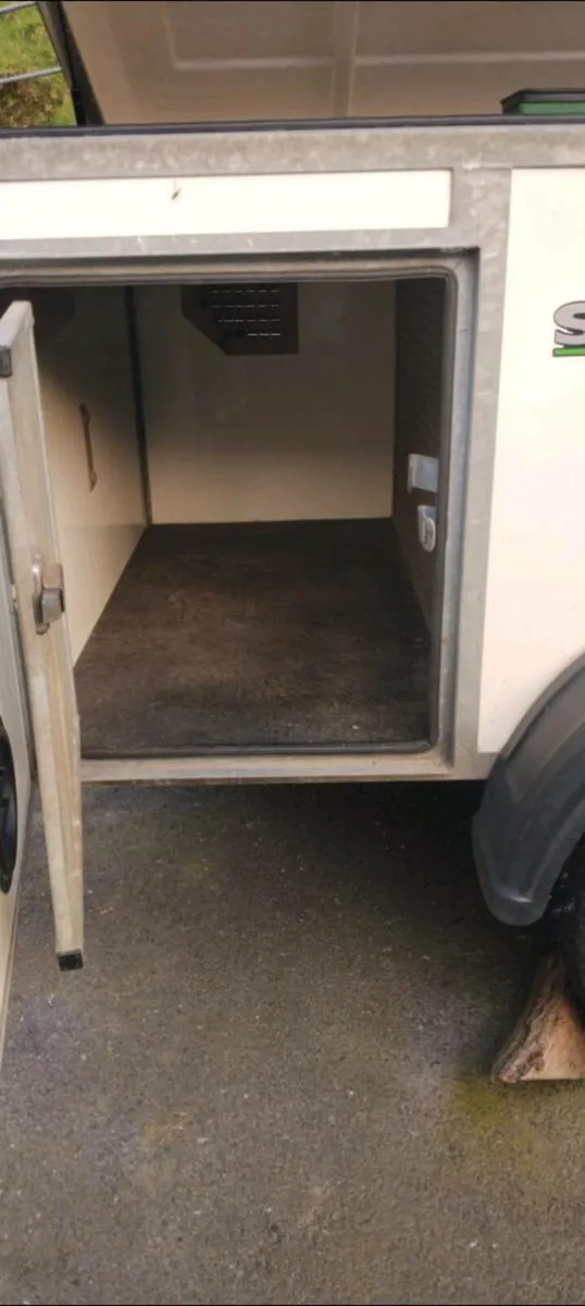 Dog trailer - Image 2
