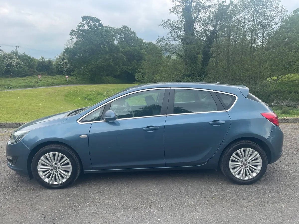 Opel Astra 2014 , low milage - Image 3