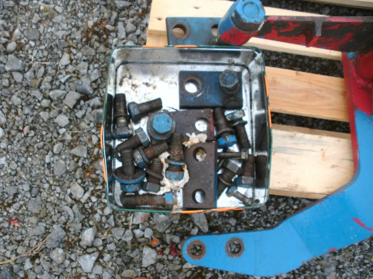 Quickie loader brackets, Quicke attachments - Image 3