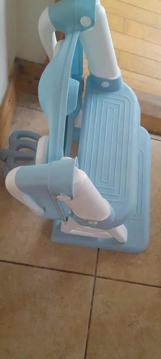 Toilet seat/stairs - Image 4