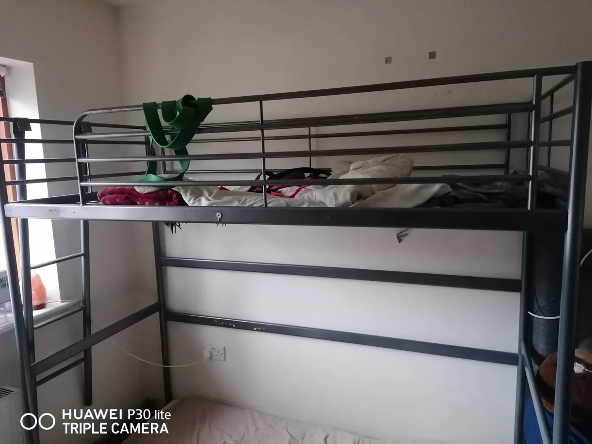 Bunk bed