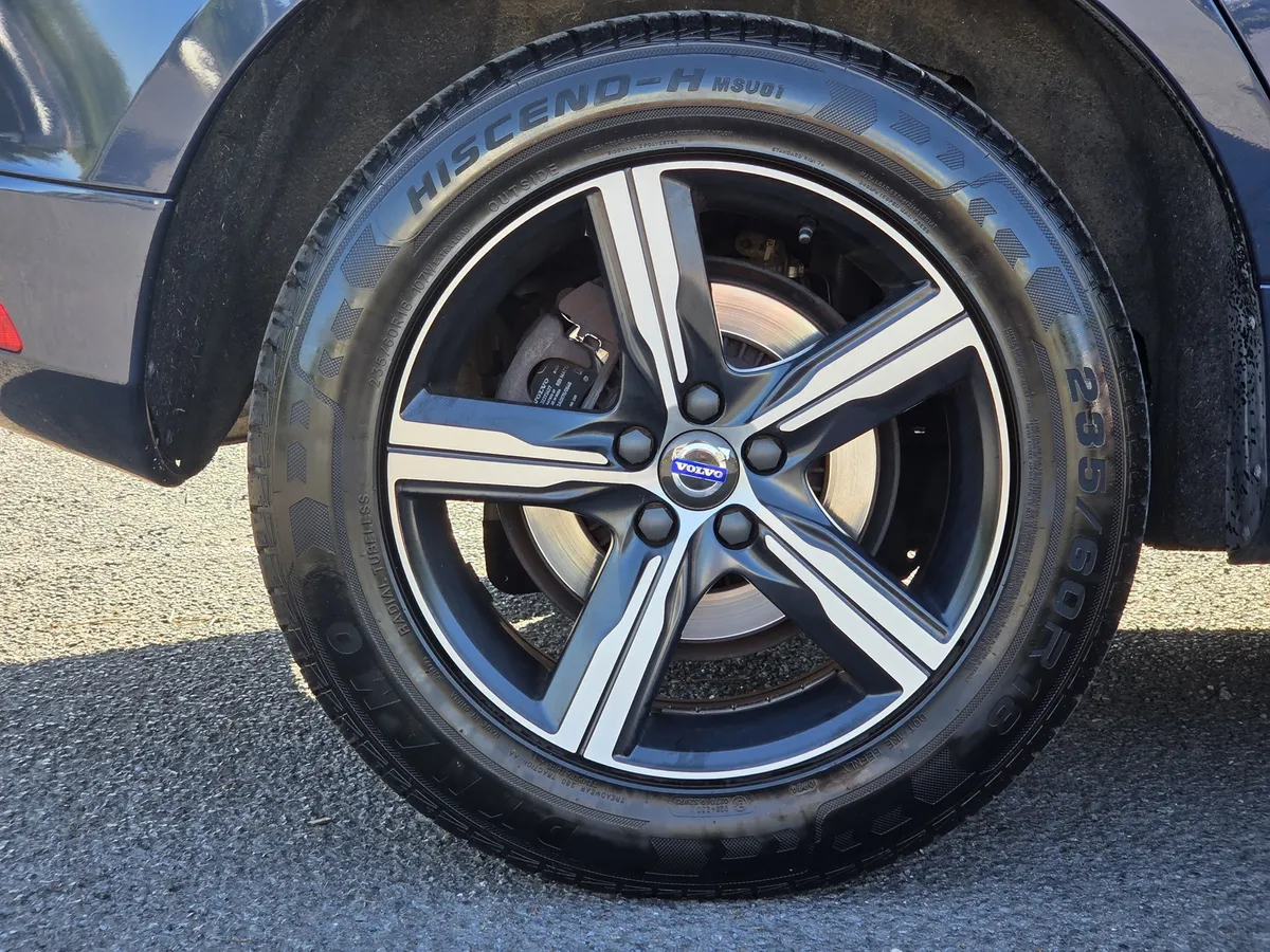 Volvo xc60 r design - Image 3